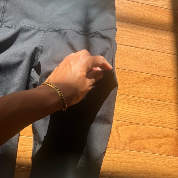 lululemon athletica crop fitness leggings size 4 - Picture 4 of 10